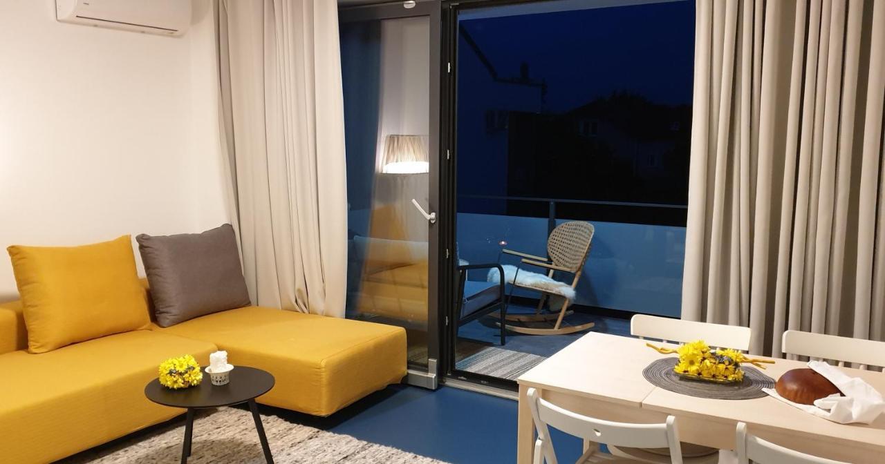 Genius Guest Unique Banovci Apartment ภายนอก รูปภาพ