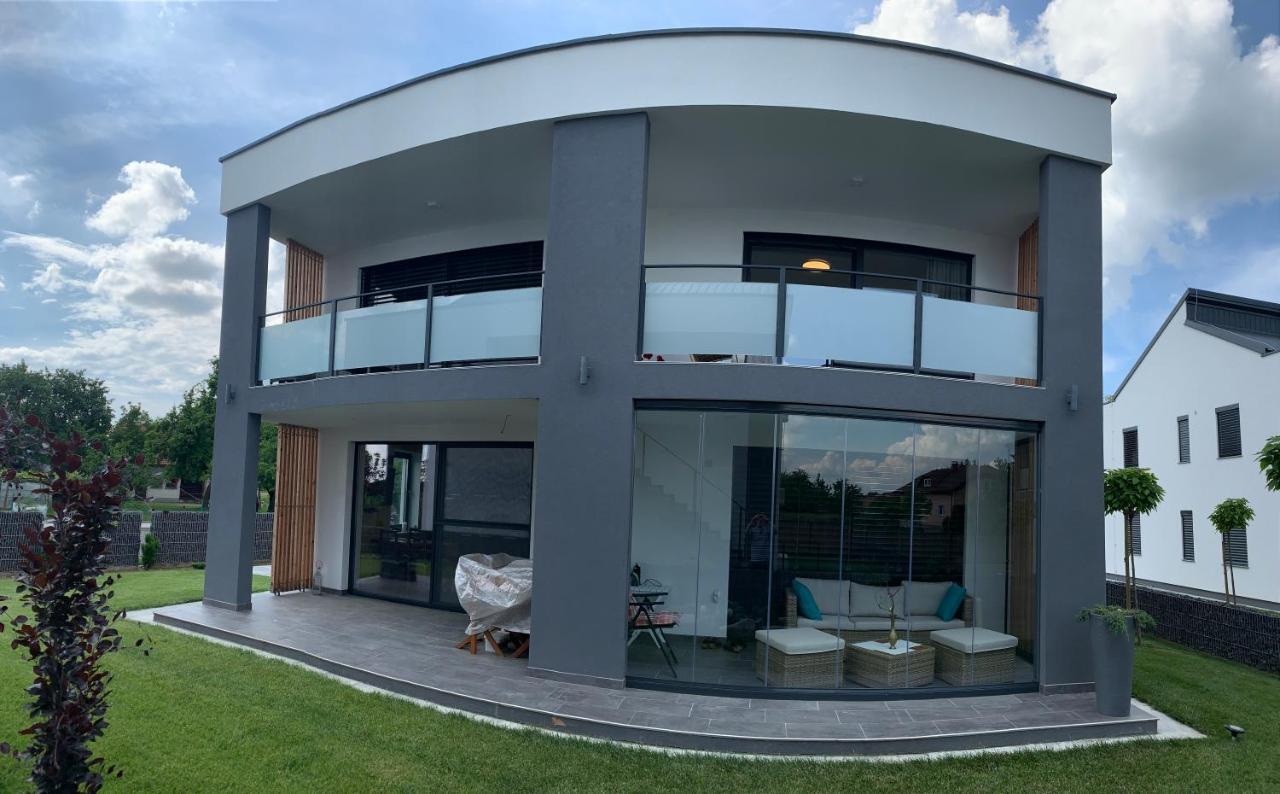 Genius Guest Unique Banovci Apartment ภายนอก รูปภาพ